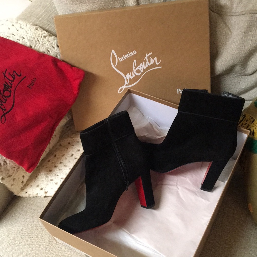Size 39, new condition, worn once